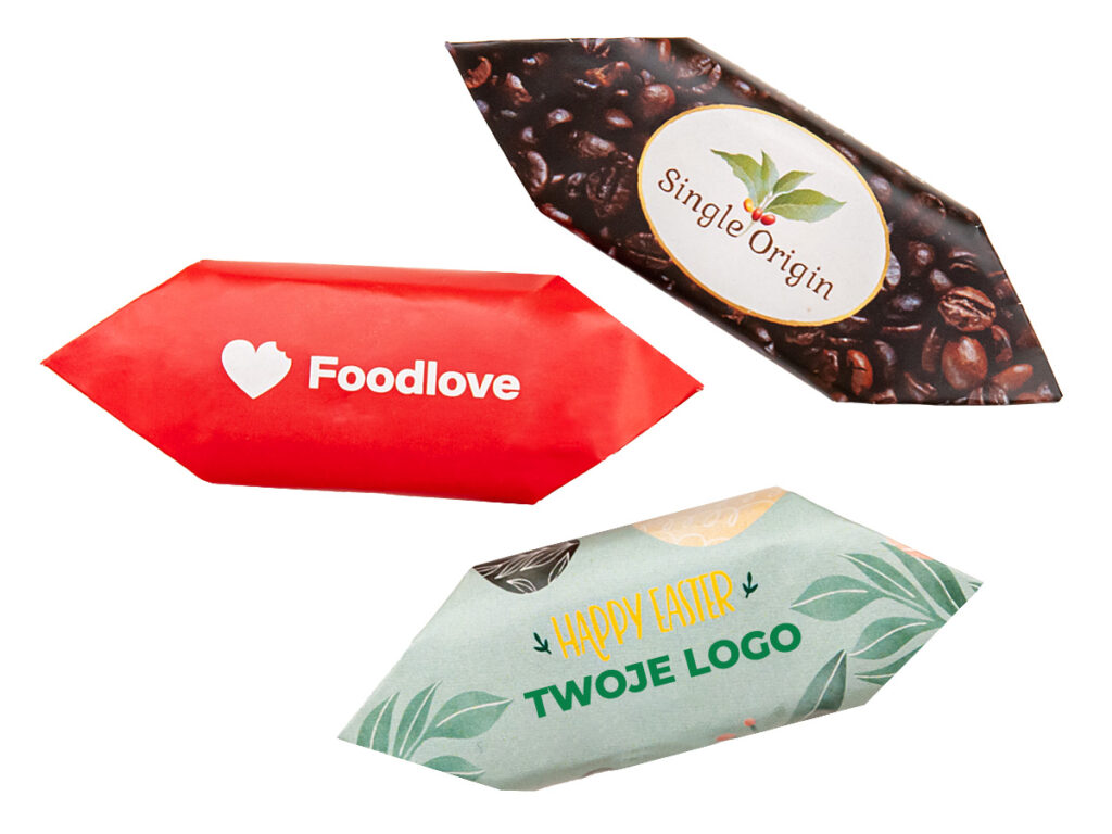 Personalizowane krówki w różnych smakach z etykietami z nadrukiem logo firmy