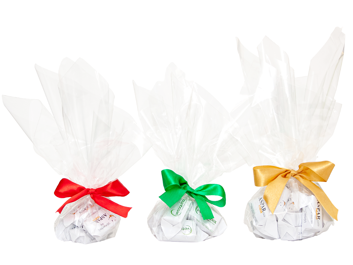 Sakiewka z mlecznymi krówkami w etykietach z nadrukiem reklamowym